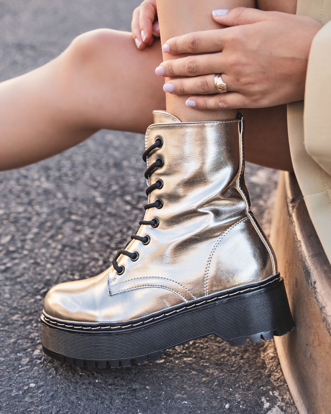Bottines femme dorees rangers a lacets Lexie