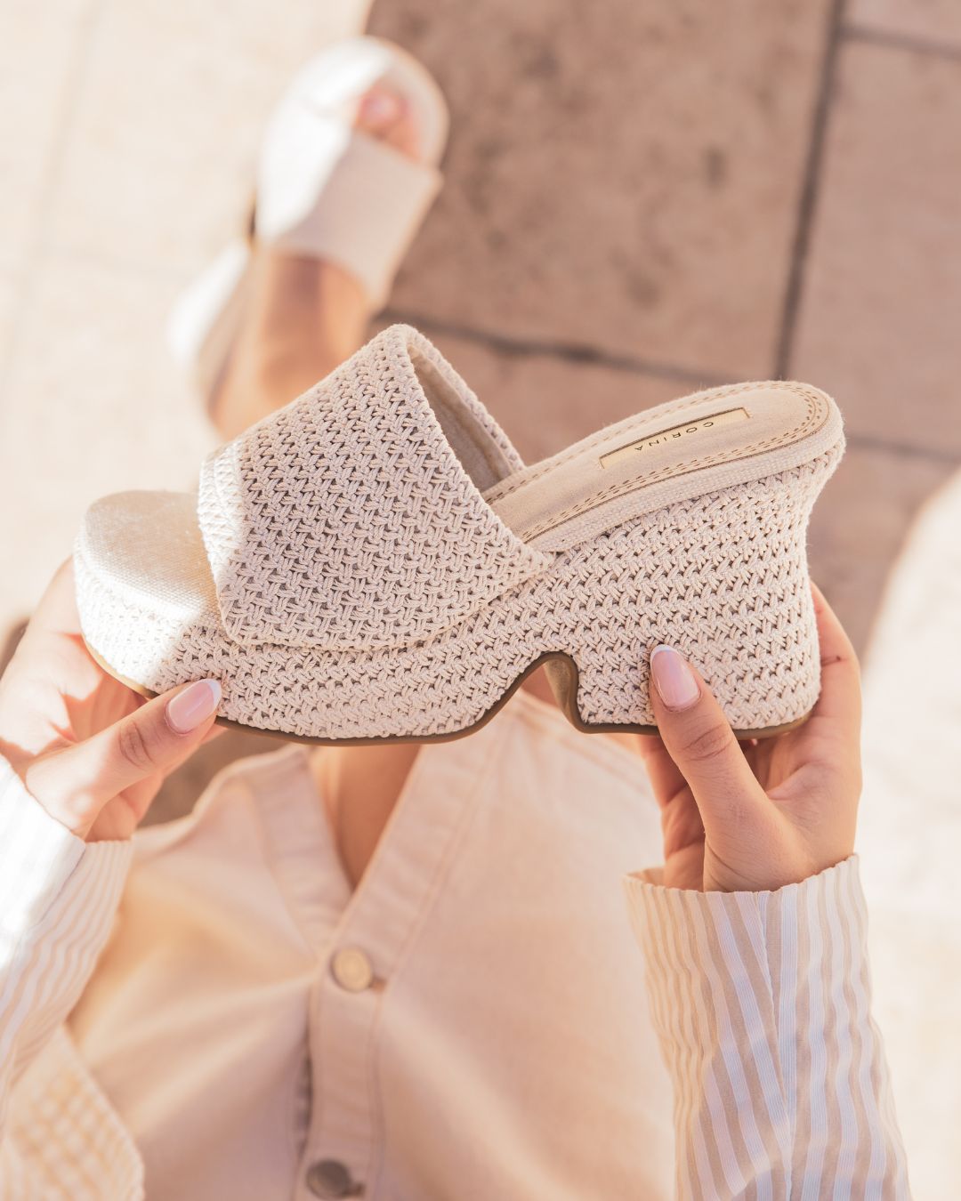 Sandale femme talon carré beige - Yumi